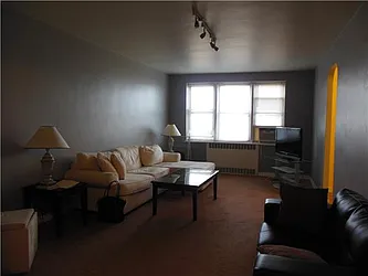 Rented by R New York