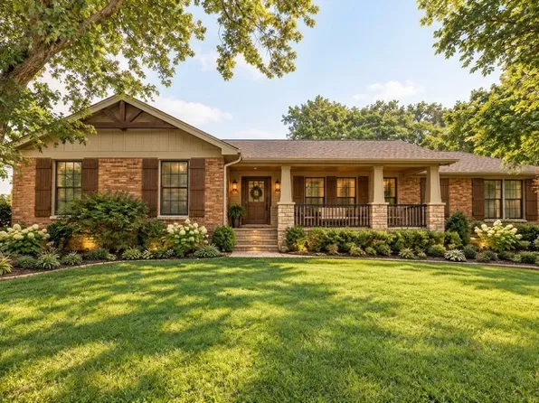 111 Countrywood Dr, Lebanon, TN 37087