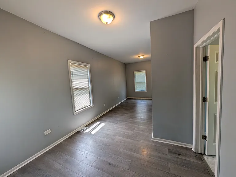 9035 S Exchange Ave — Photo 5