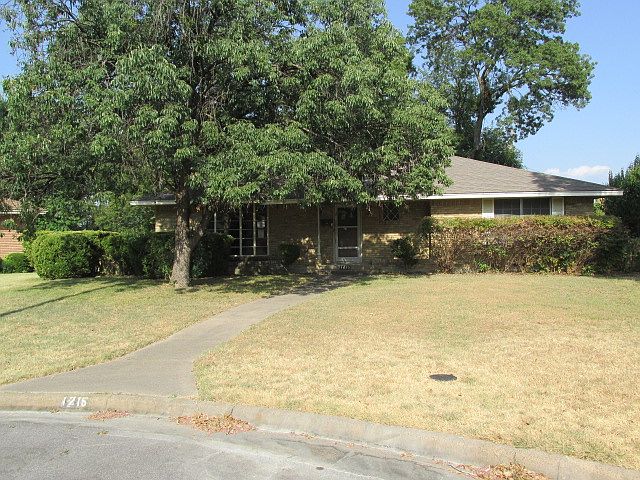 1st image of 1215 Holly Glen Pl