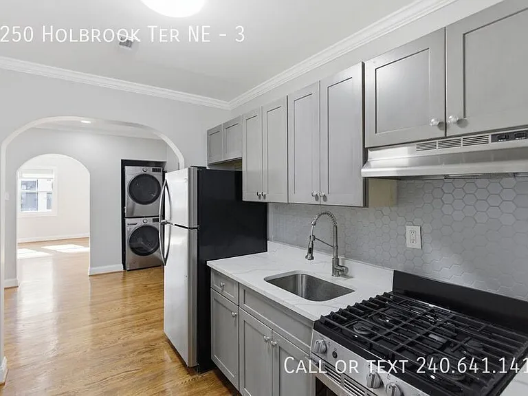 1250 Holbrook Ter NE #3 — Photo 4