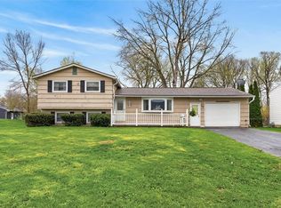 110 Colonnade Dr, Rochester, NY 14623