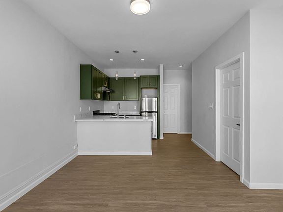 4th image of 3560 Divisadero St APT 12
