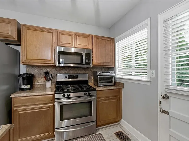 1401 Briarwood Rd NE — Photo 10
