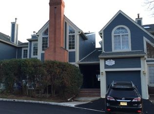 162 Surrey Ct, Ramsey, NJ 07446