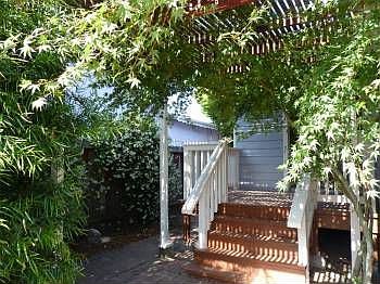 5th image of 128 Roosevelt St