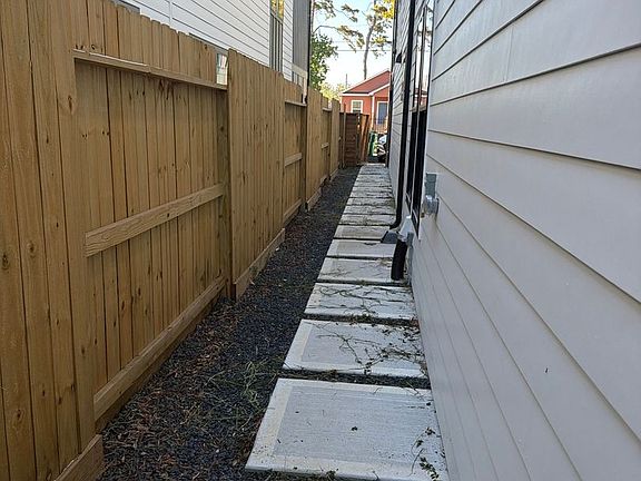 3rd image of 7909 Lynette St Unit B