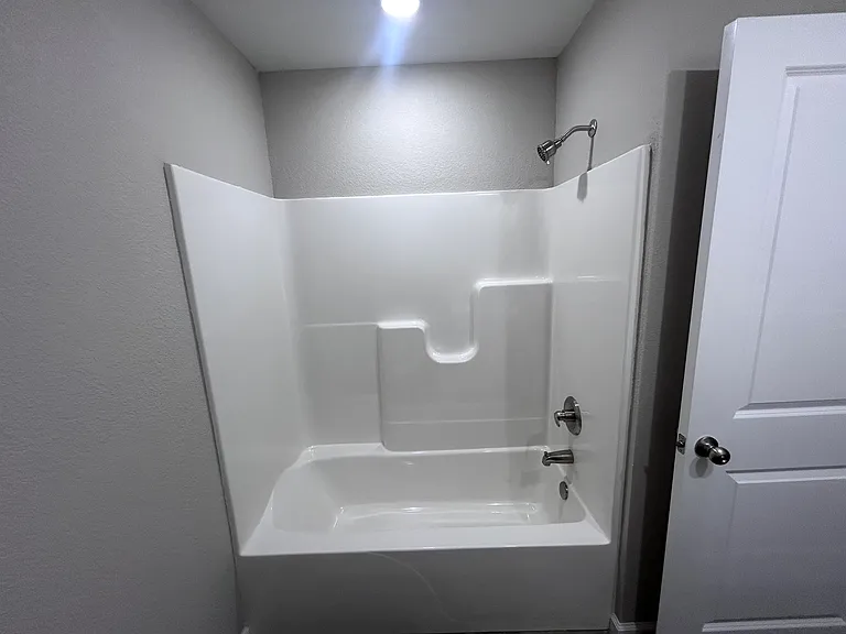 305 Dallas Ave — Photo 11