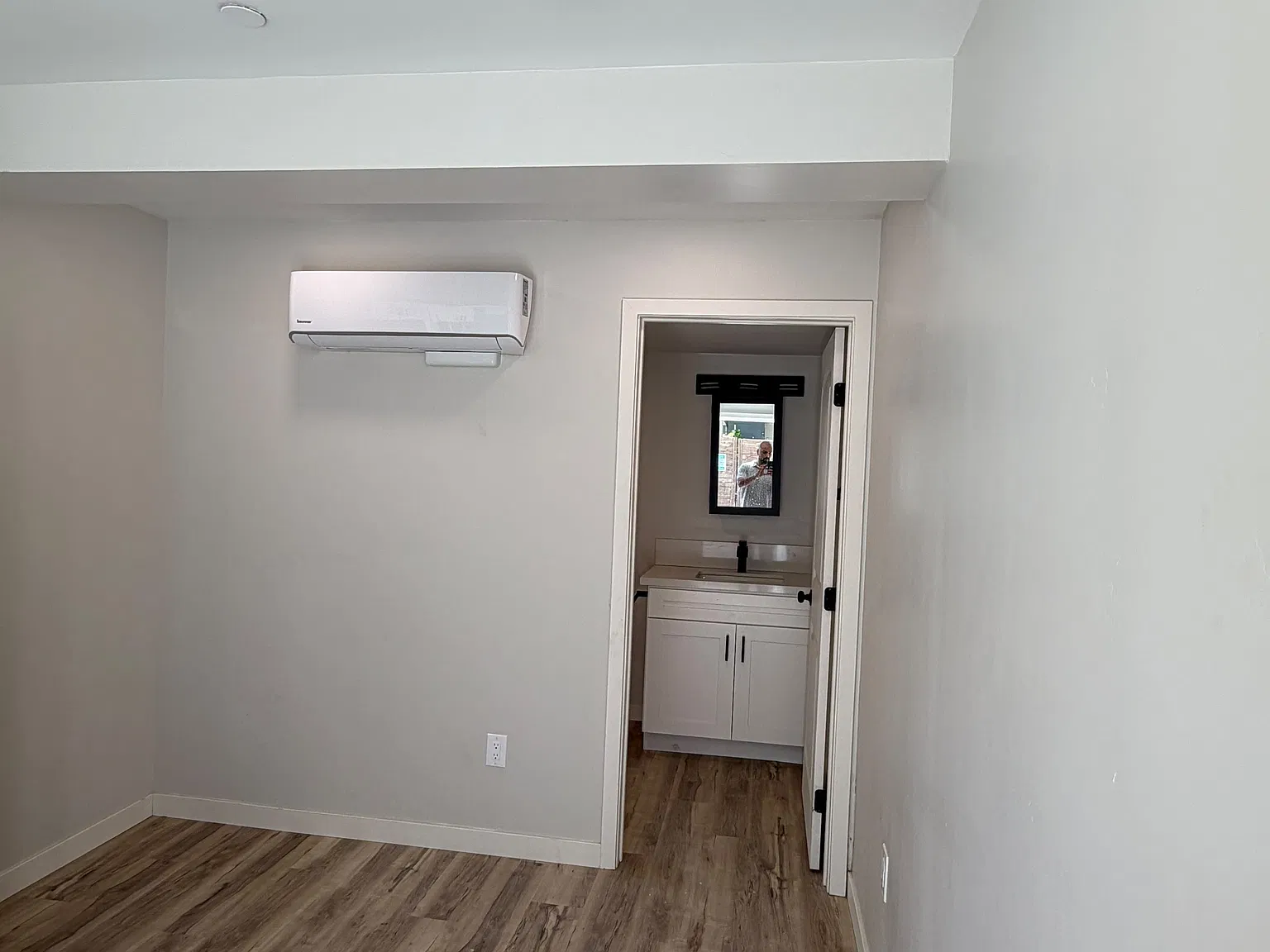 Studio, $1,750 — Photo 2