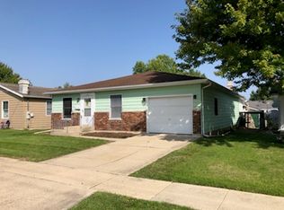 1507 Lewis St, Dekalb, IL 60115