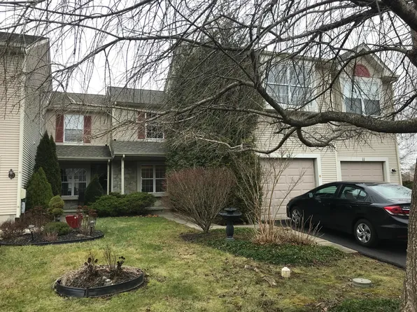 12 Nutmeg Pl, Newtown, PA 18940