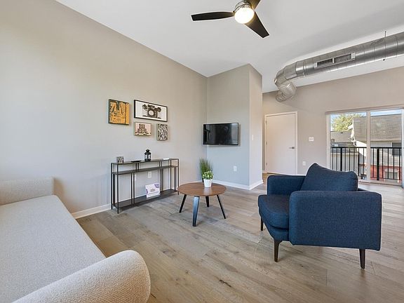 3rd image of 430 Jefferson Ave #203