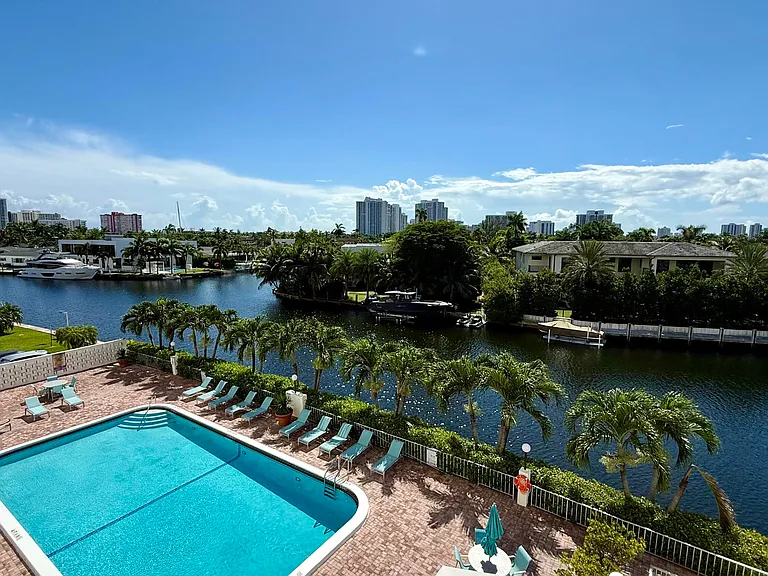 401 Golden Isles Dr #409 — Photo 25