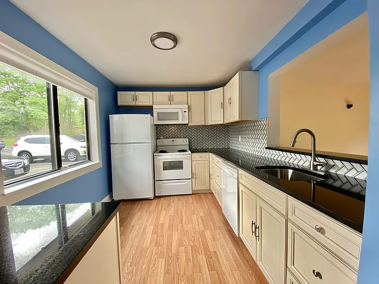59 Hudson Heights Dr — Photo 5