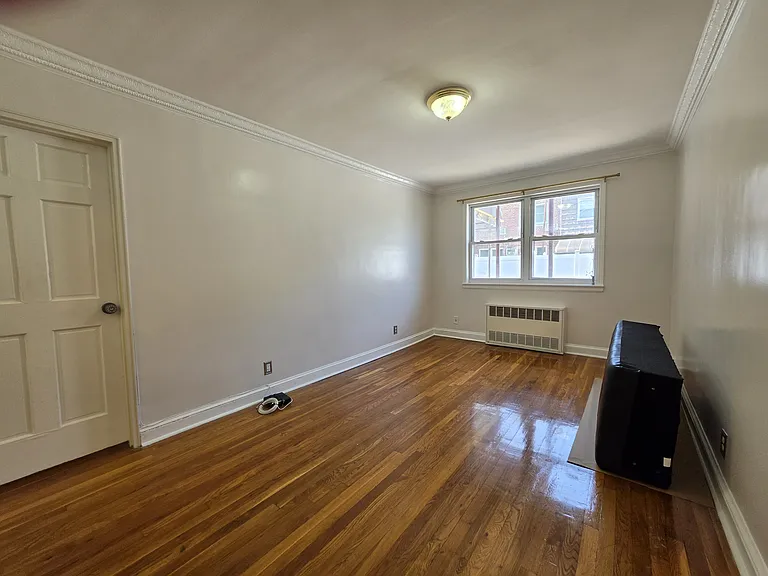2052 E 60th St #1 — Photo 15
