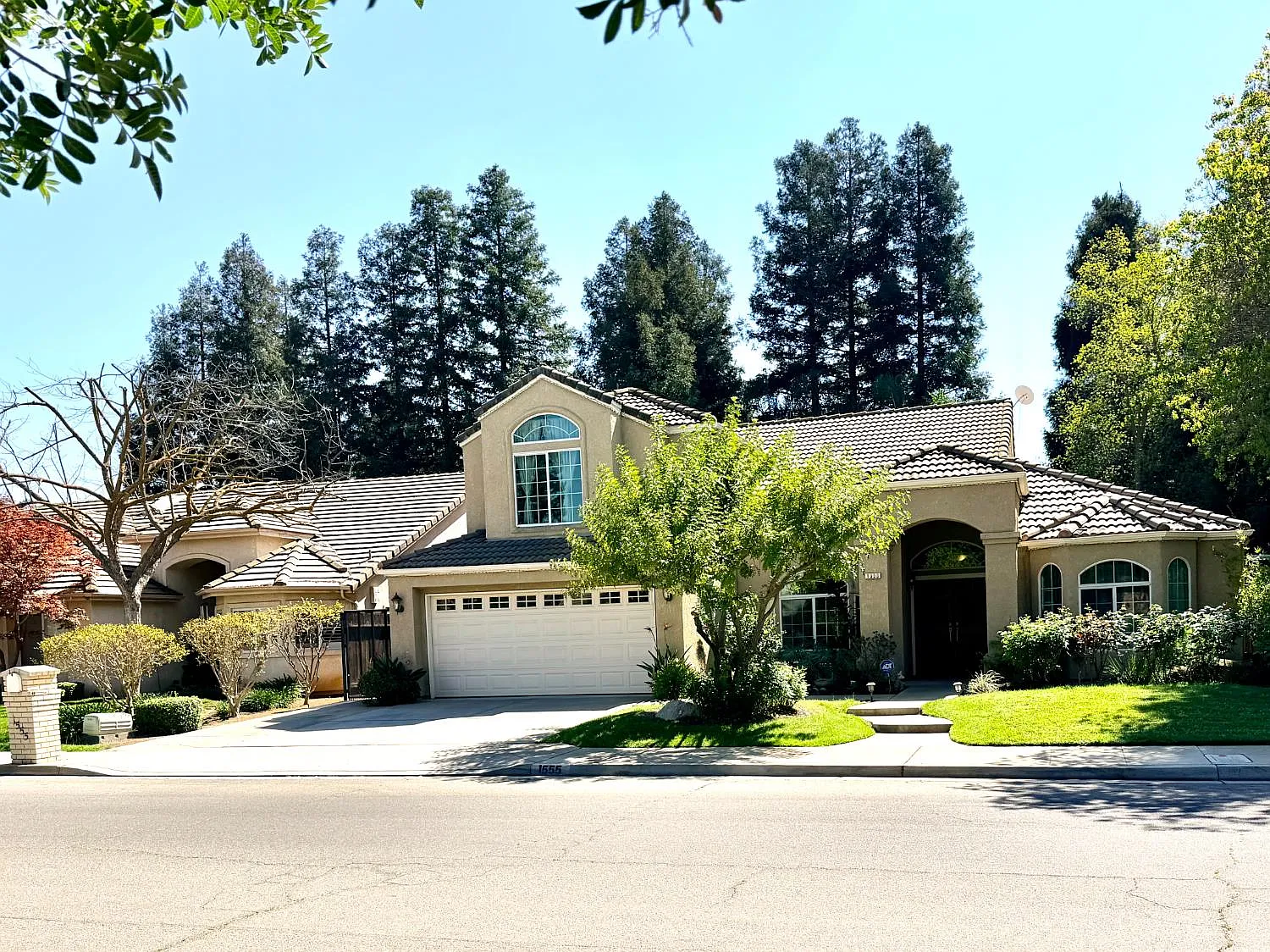 1555 E Emerald Ave photo 1