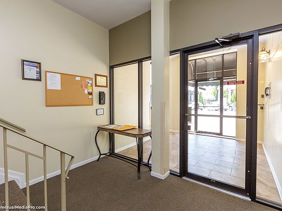 4th image of 3713 Grand Blvd Unit 13