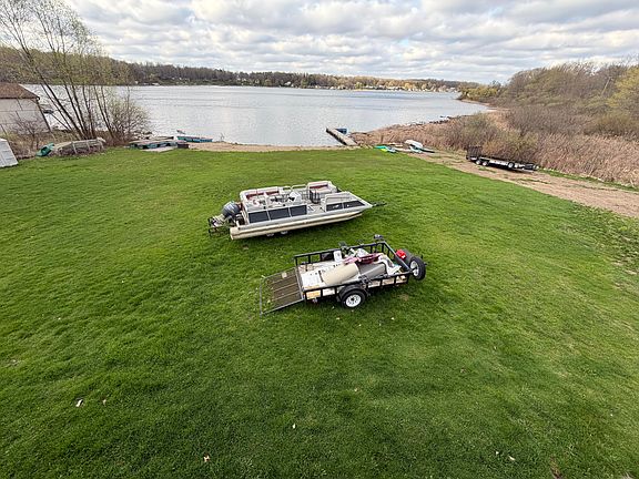 3rd image of 5264 Guernsey Lake Rd