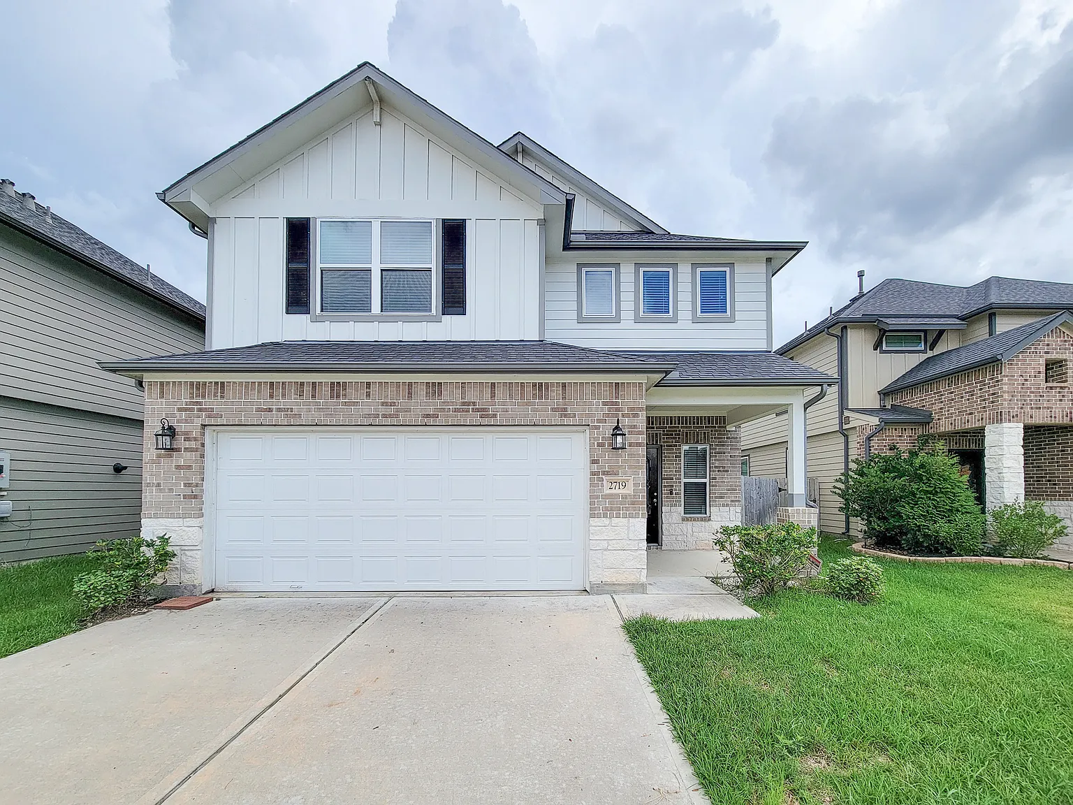 4 bed, 2330 sqft, $2,300 — Photo 1
