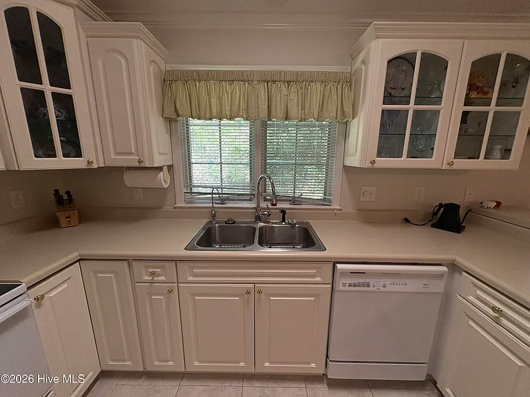 901 Firefly Ct — Photo 9