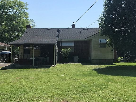 5th image of 1223 Charlotte St