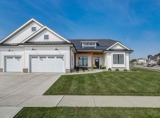 1310 Tierney Dr, Waunakee, WI 53597