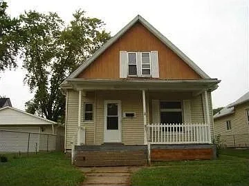 1015 15th Ave photo 1