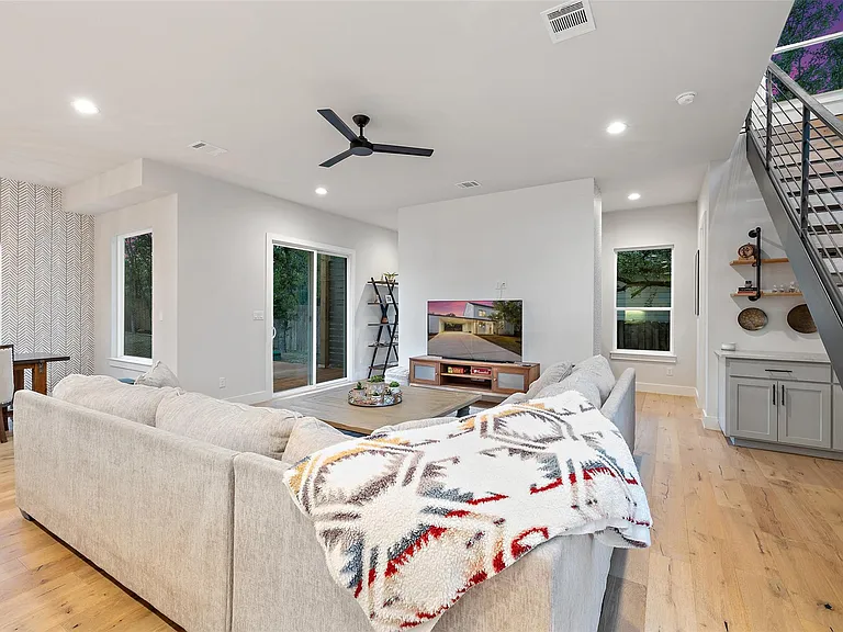 22218 Briarcliff Dr — Photo 4