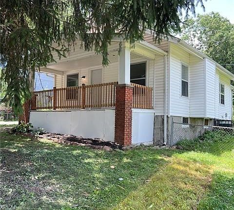 2nd image of 1400 S Cedar Ave