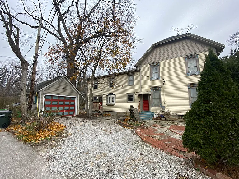 147 E Bridge St #2 — Photo 2