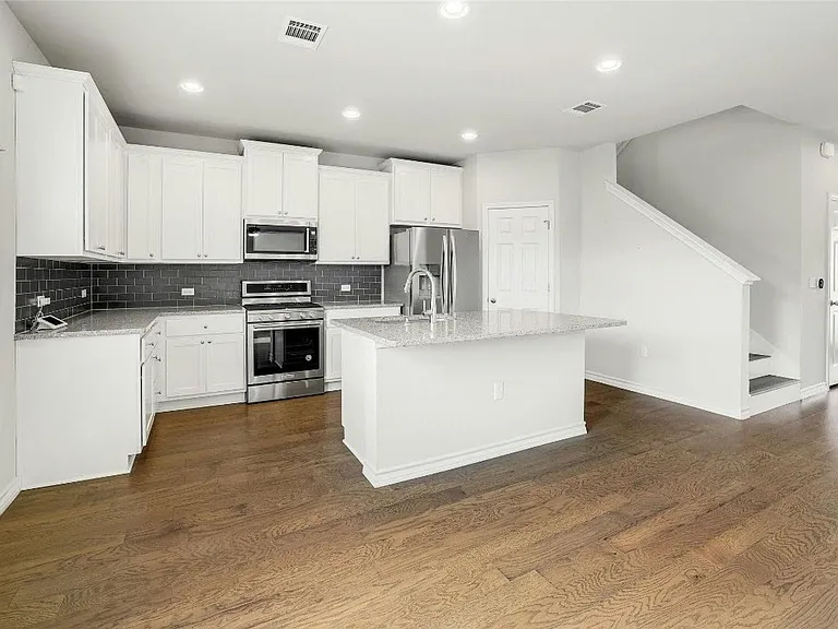 15801 Crissom Ln #17 — Photo 14