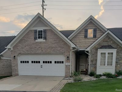 15683 Hunter Grv, Livonia, MI, 48154