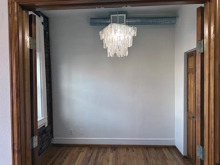 722 W 5th Ave — Photo 13