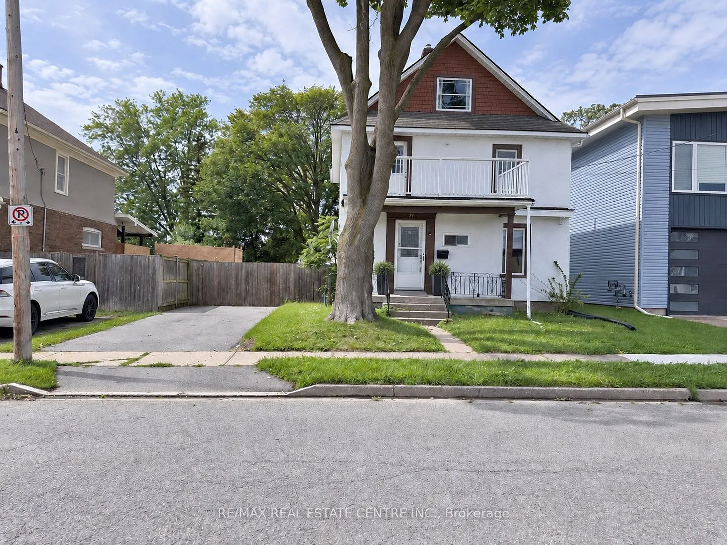 4 bed, $2,100 — Photo 1