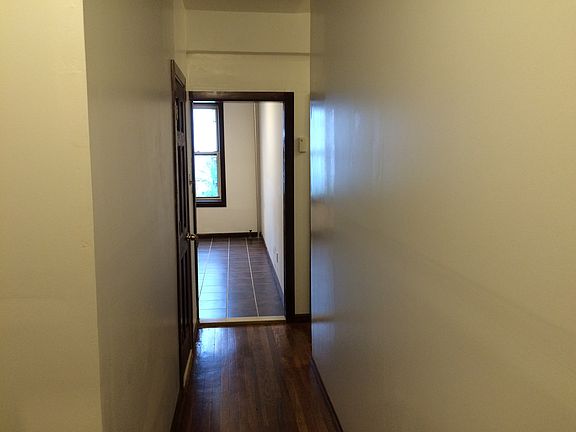 2nd image of 814 44th St APT 1C