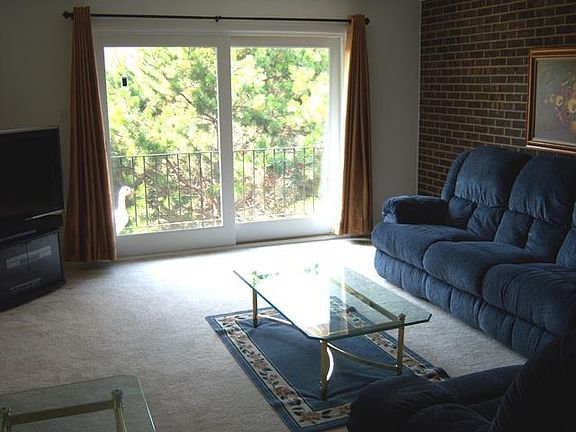 3rd image of 9008 W 140th St APT 3D