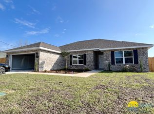 216 Squirrel Haven Rd, Mary Esther, FL 32569