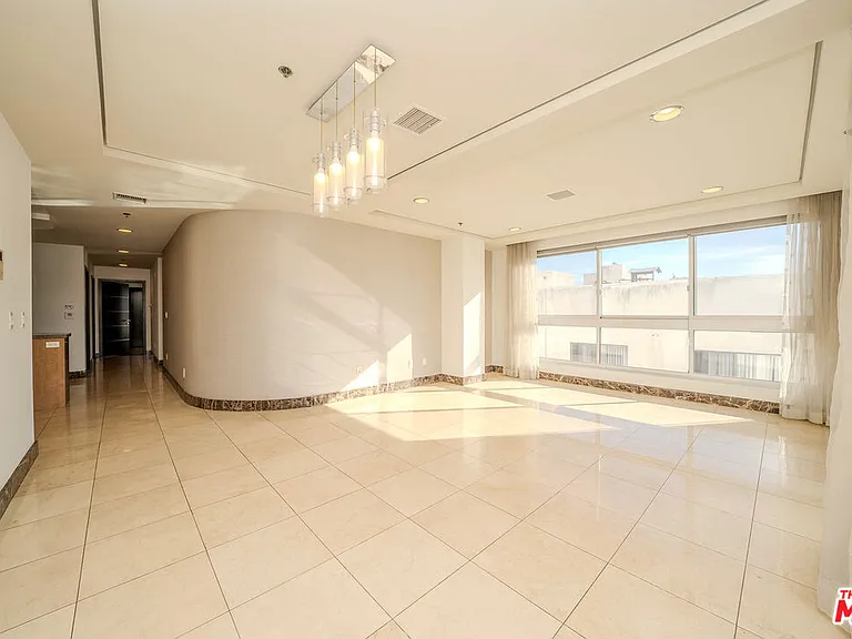 702 S Serrano Ave #501 — Photo 6