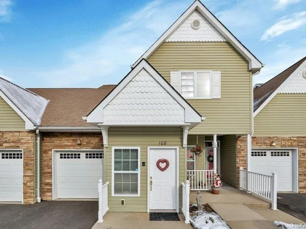 108 Pond Circle #0, Mount Sinai, NY 11766