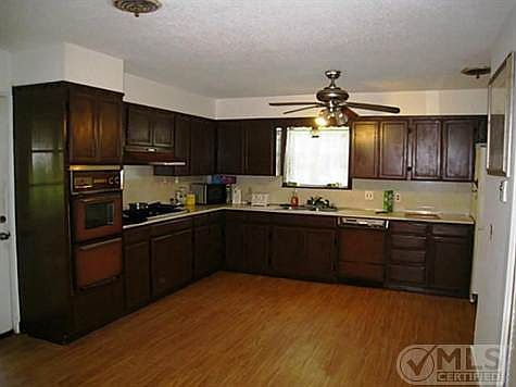 5th image of 1211 Hillside Dr