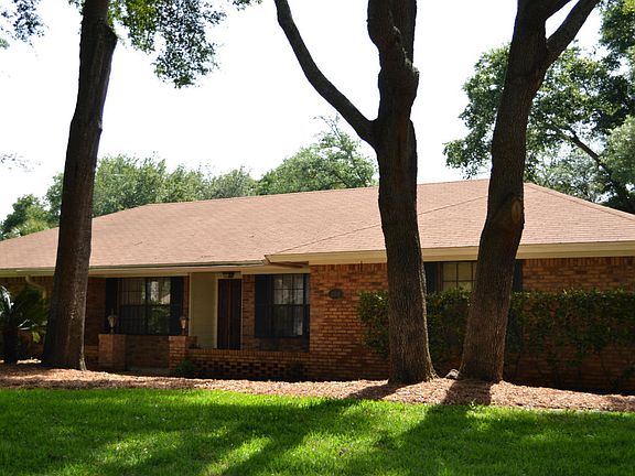 3rd image of 284 Edinburgh Ln
