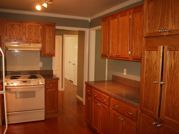 5th image of 2709 Hartford Dr