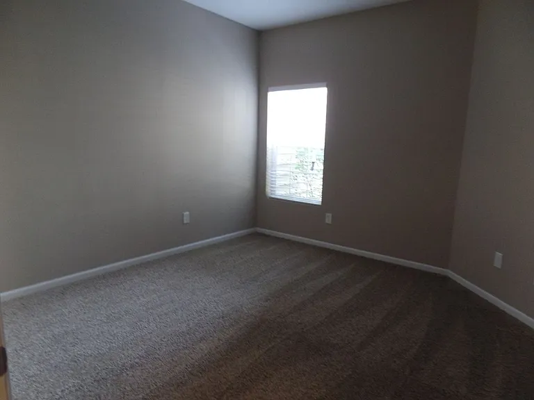 5353 Nottinghamshire Ln — Photo 4