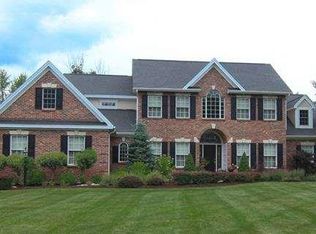 782 Waldens Pond Rd, Albany, NY 12203