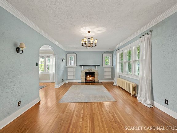3rd image of 821 Howard St