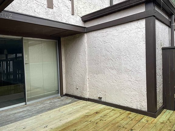 5th image of 302 Westwood Dr