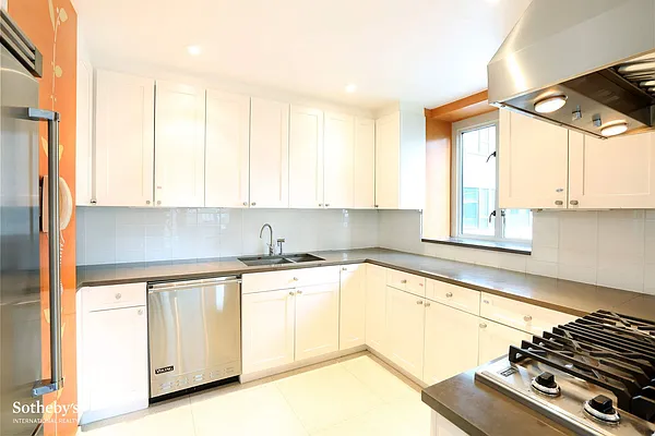 Rented by Sotheby's International Realty | media 27