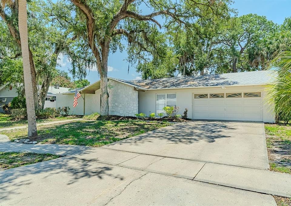 1st image of 8018 W POCAHONTAS AVENUE