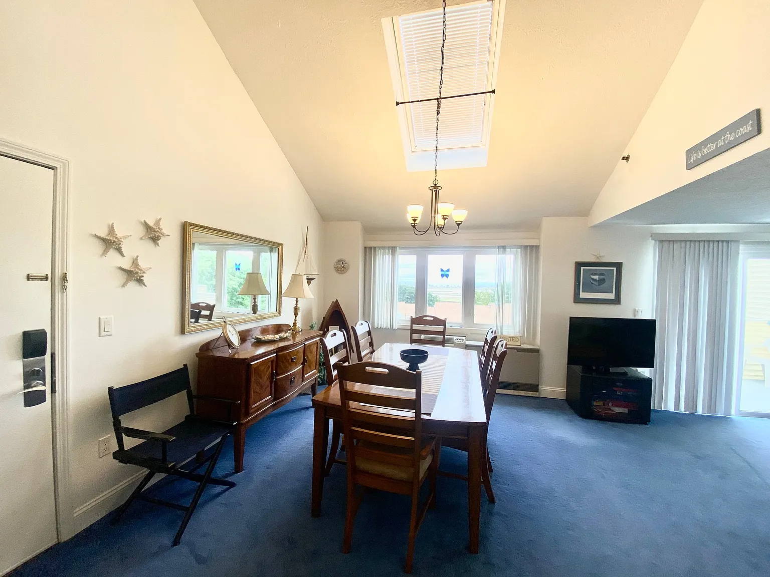 2 bed, 1260 sqft, $1,900 — Photo 2