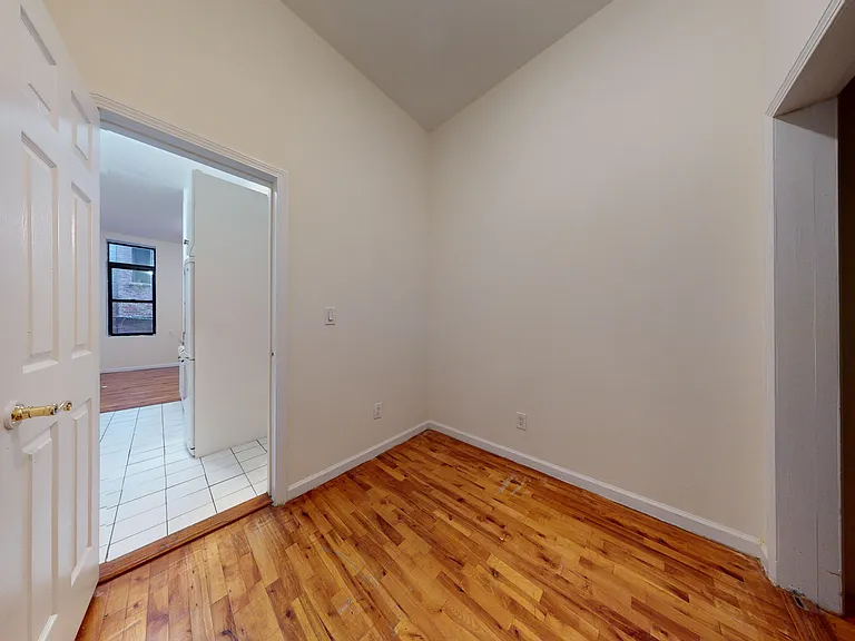 711 2nd Ave #1C — Photo 9